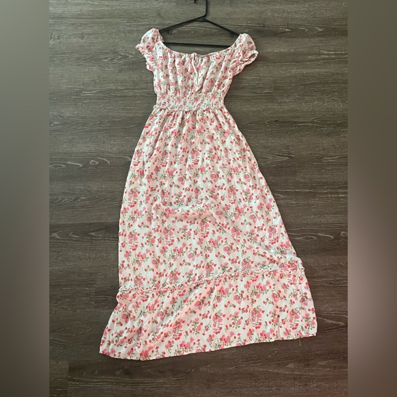 Floral Off-Shoulder Maxi Dress - Picture 1 of 3